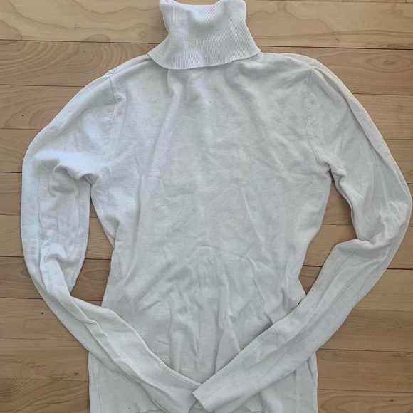 Twik White Longsleeve Turtleneck - Picture 2 of 3